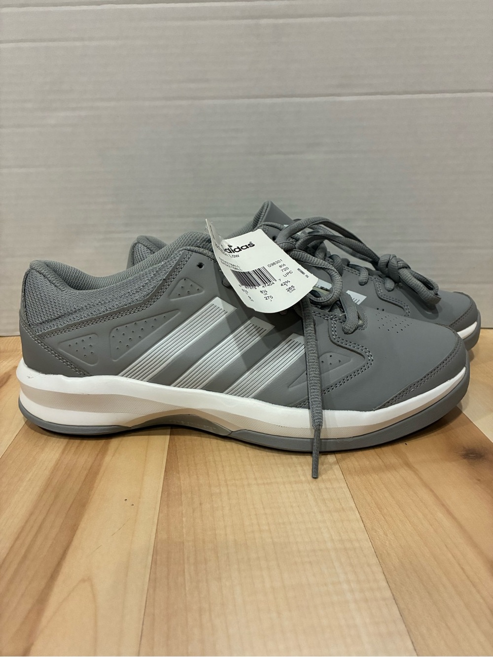Adidas Isolation Low G98301 Grey Basketball Sneakers Mens Size 9 NWT